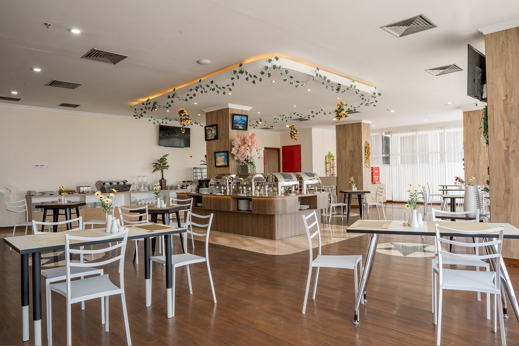 Zhang Empire Restaurant - Dining restaurant serving international and local cuisine